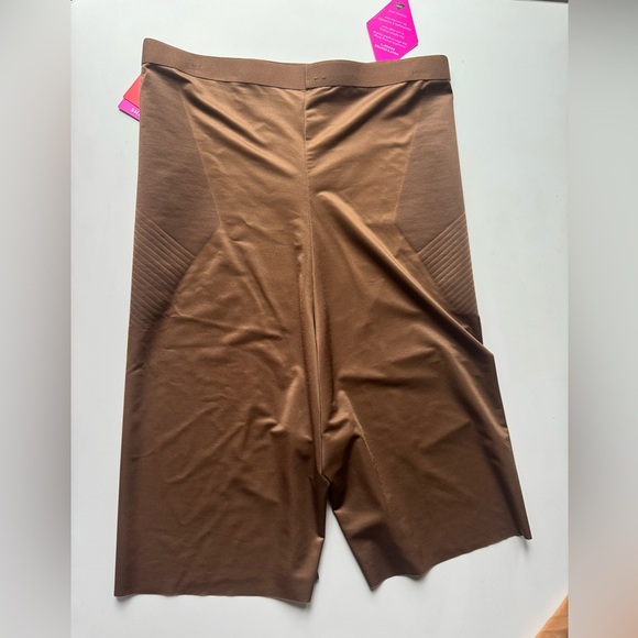 Spanx Sculpt Shapewear Shorts - Picture 9 of 9